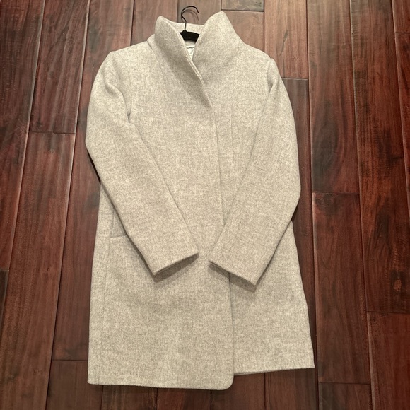 Elegant Gray Women's Coat - Picture 2 of 4